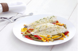 Fresh sea bream fillet with julienne and saffron