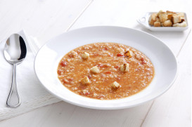 Trahanas soup with fresh tomato